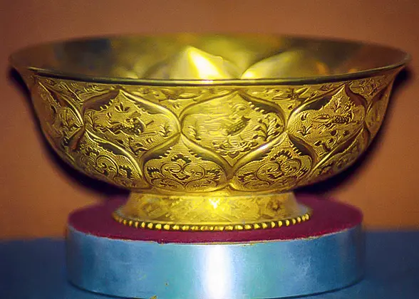 Gold Bowls with Mandarin Ducks and Lotus Petals
