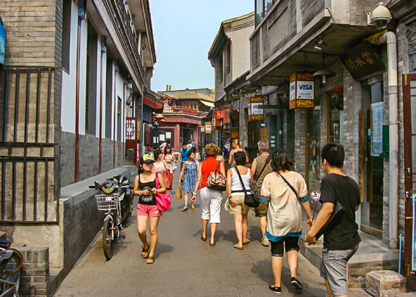 Foreign visitors in Hutong