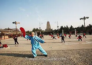 Tai Chi fan performance in Xi'an