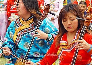 Custom of Mongolians on Mid-Autumn