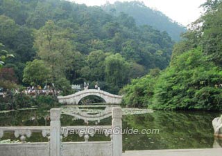 Qianling Hill Park