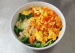 Noodles with Tomato Egg Sauce