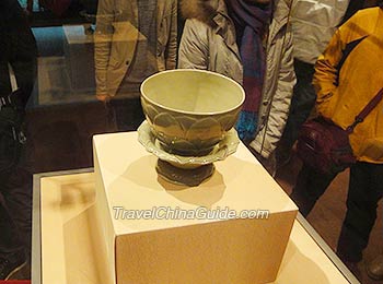 Celadon Lotus-Shaped Bowl