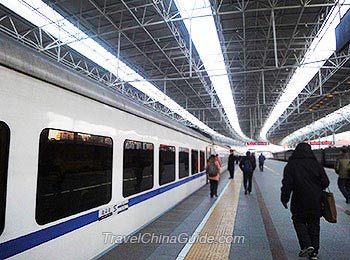 Zhengzhou-Luoyang-Xi'an Bullet Train