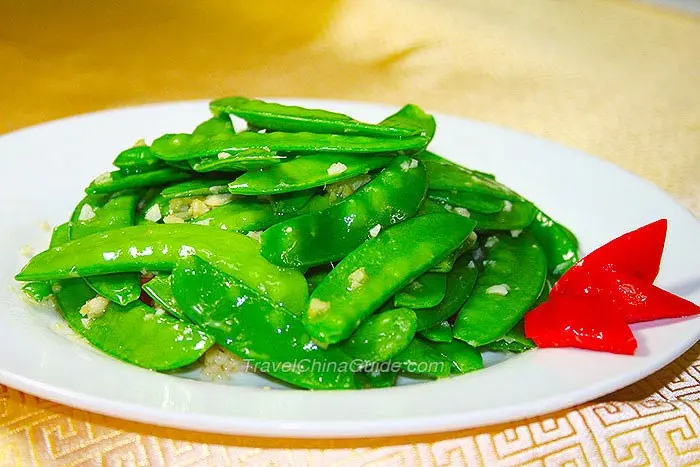 Stir-fried Snow Peas with Minced Garlic