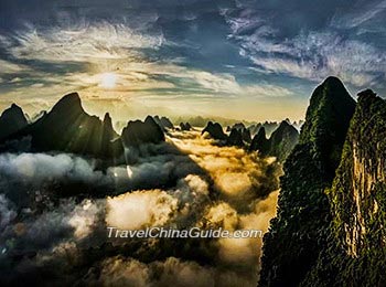 Sunrise at Xianggong Mountain