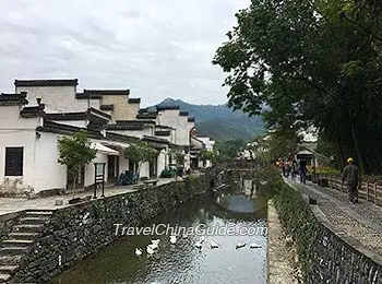 Water Street in Longchuan Scenic Area