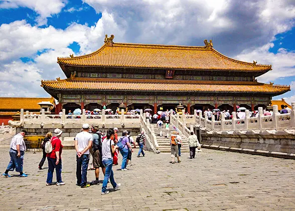 Why there are 9999.5 rooms in the Forbidden City? Where is the half room?