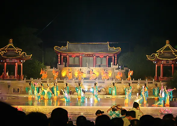 The Song of Unending Sorrow at Huaqing Hot Spring