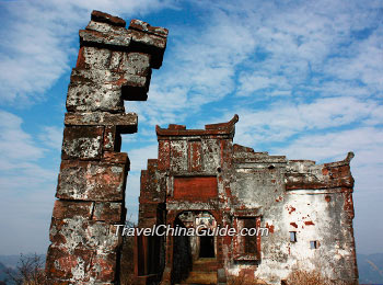 Temple Relics on Yingwozhai around Baofeng Lake