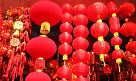 How to Decorate for Chinese New Year – 5 Old Vs. 5 Modern Decorations