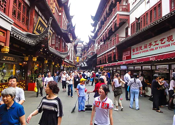 Yuyuan Bazaar Yuyuan Market Shanghai A Famous Commercial Center