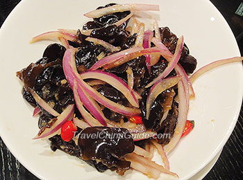 Onion Mixed with Black Fungus