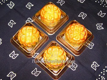 Cantonese Style Mooncake