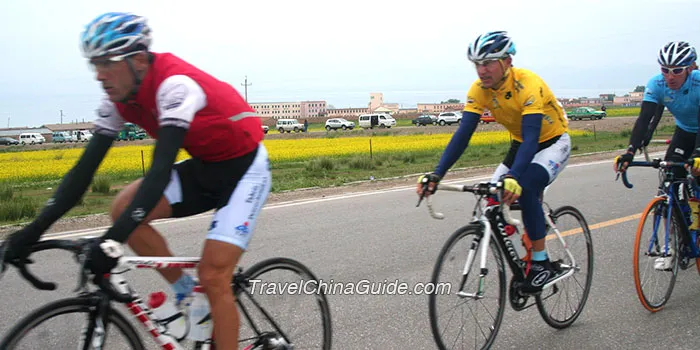 Cycling around Qinghai Lake
