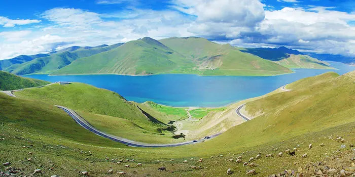 Yamdrok Yumtso Lake