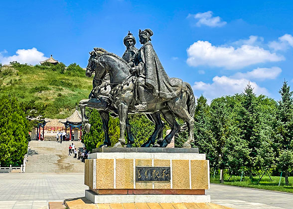 Statues of Zhaojun and the Khan