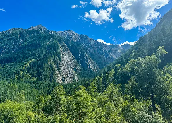 Mountains around Niru Village