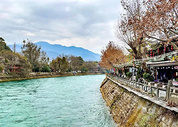 Autumn scene in Dujiangyan