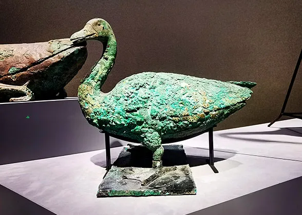 Lifelike Bronze Swan