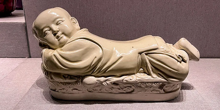 Ding Kiln White-Glazed Child-Shaped Pillow
