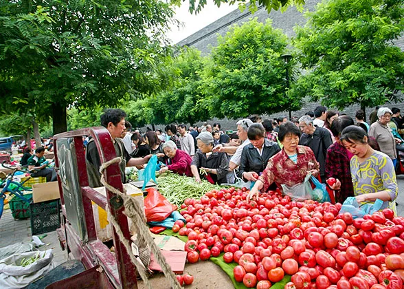 Morning Market beside City Wall