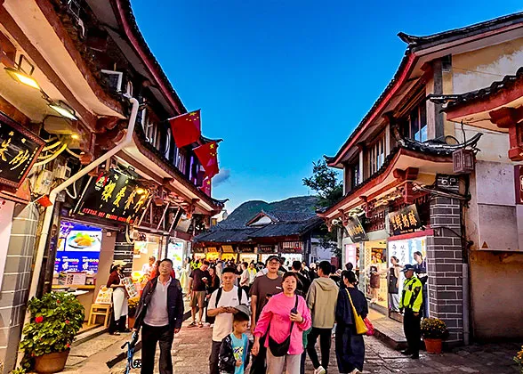 Crowded Yangshuo in August