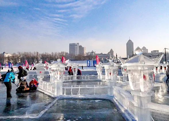 Crystal-clear ice sculptures