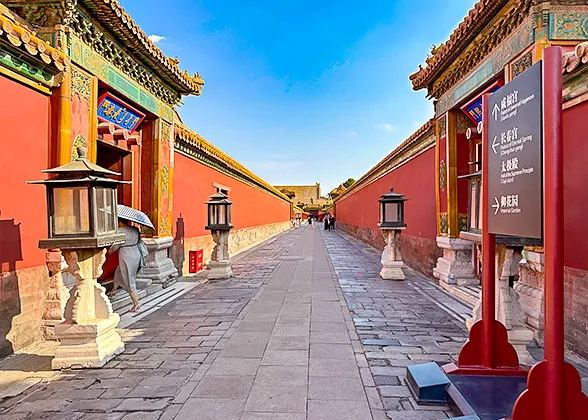 Way to Eternal Spring Palace