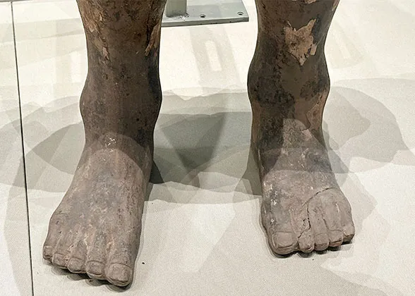 Feet of Acrobatics Figure
