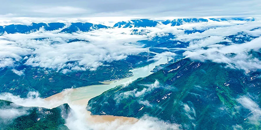 Fog of Yangtze River in Late Autumn
