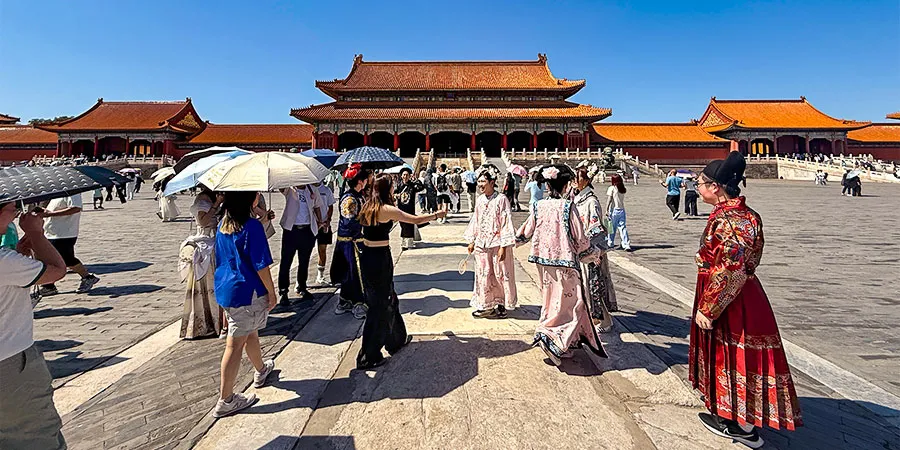 Dress as you like in the Forbidden City.