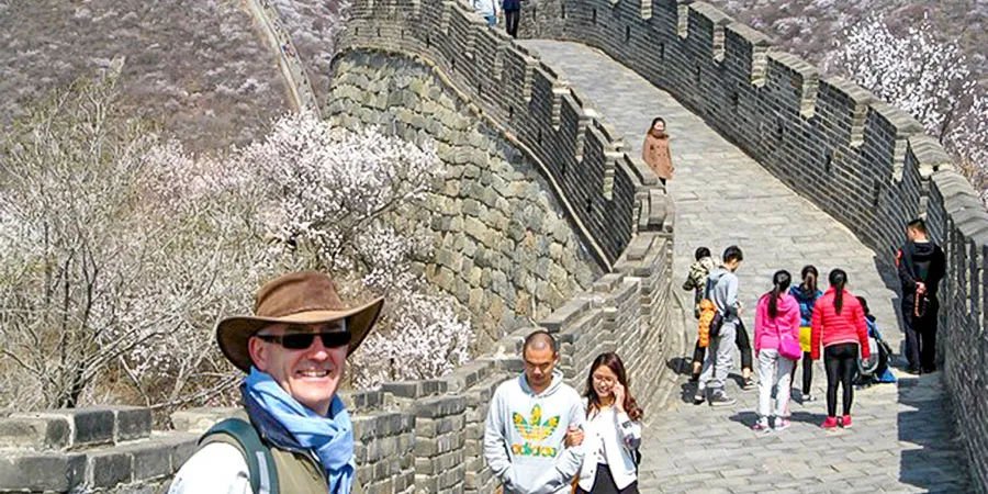 The Great Wall is full of flowers in March