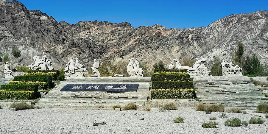 Overhanging Great Wall, Gansu