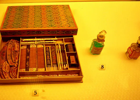 Western Perfume Developed in the Lab
