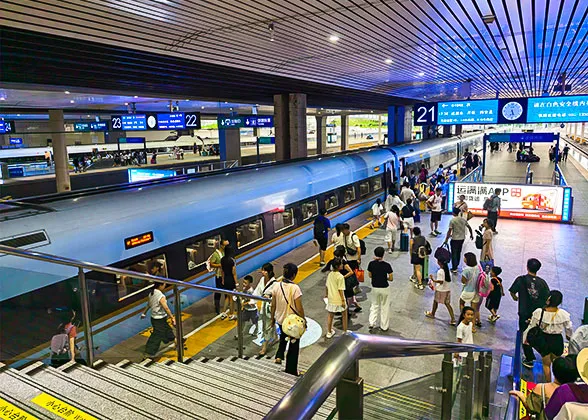 Platform of Hefei South Station