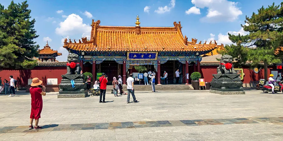 Hot Weather in Dazhao Temple