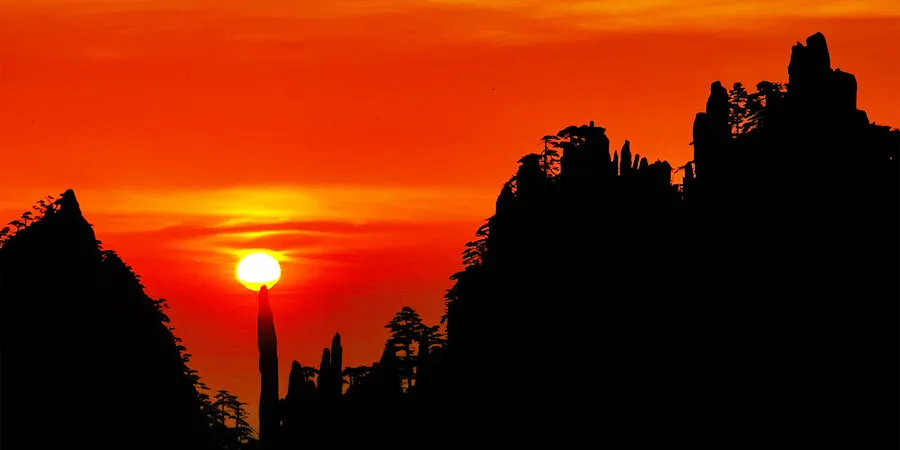 Gorgeous Sunrise above Mt. Huangshan