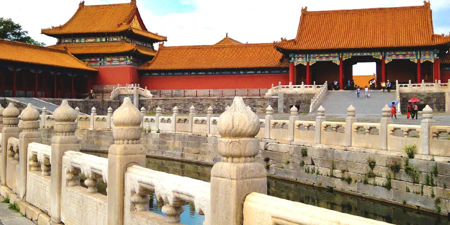 Lotus-patterned Carvings