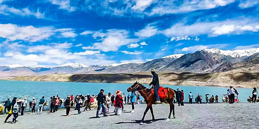 Warm and Sunny Karakuri Lake