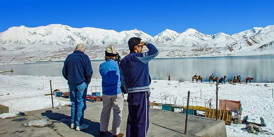 Cold Karakuri Lake in January