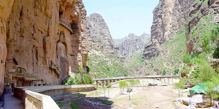 Bingling Temple in October