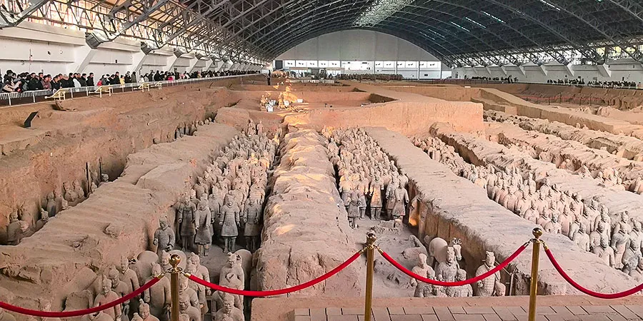 Massive  Military Formation in Pit1