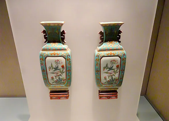 Royal Wall Vases