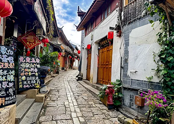 Narrow Lane of Lijiang Old Town