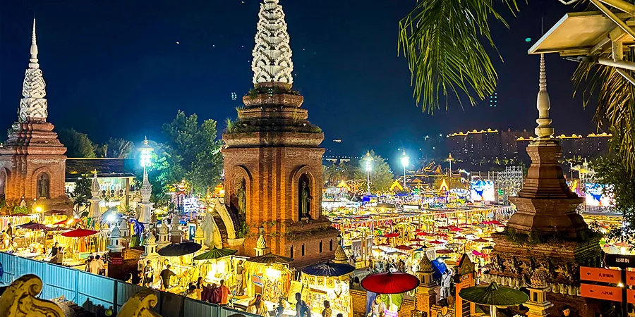 A Night Market in Xishuangbanna