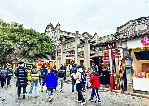 Cold Weather in Jinli Street