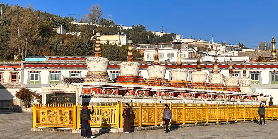 Stupas, Kumbum Monastery