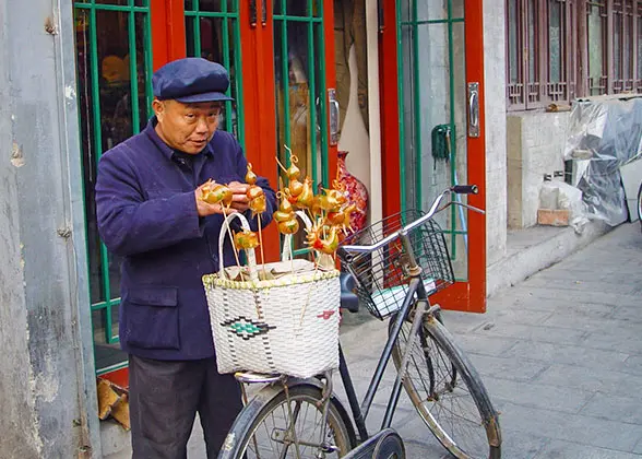 Sugar-figure Blowing, Beijing Hutong