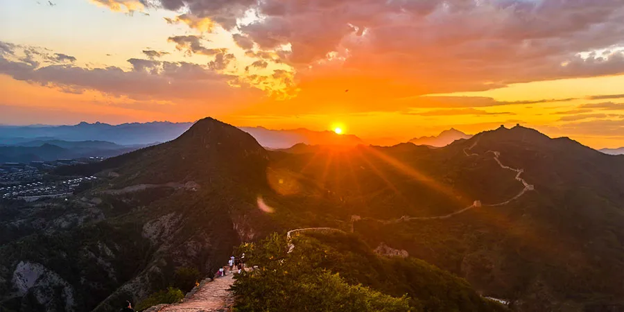 Sunrise at the Jinshanling Great Wall